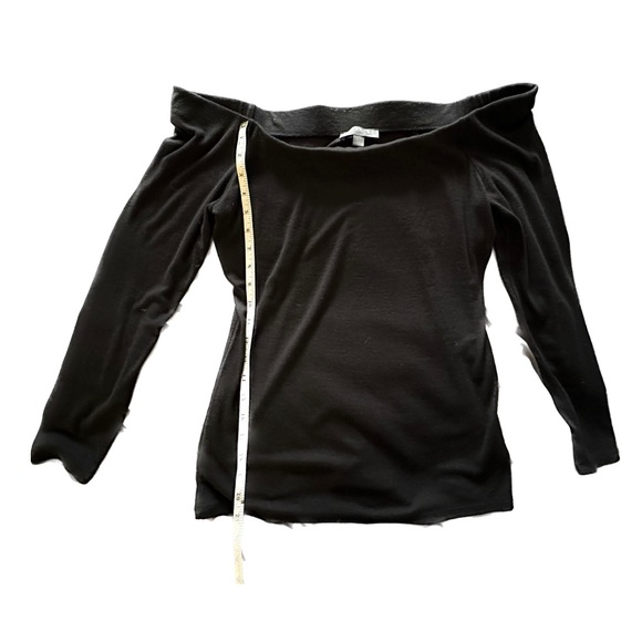 Highline off shoulder Knit Top - Picture 2 of 4